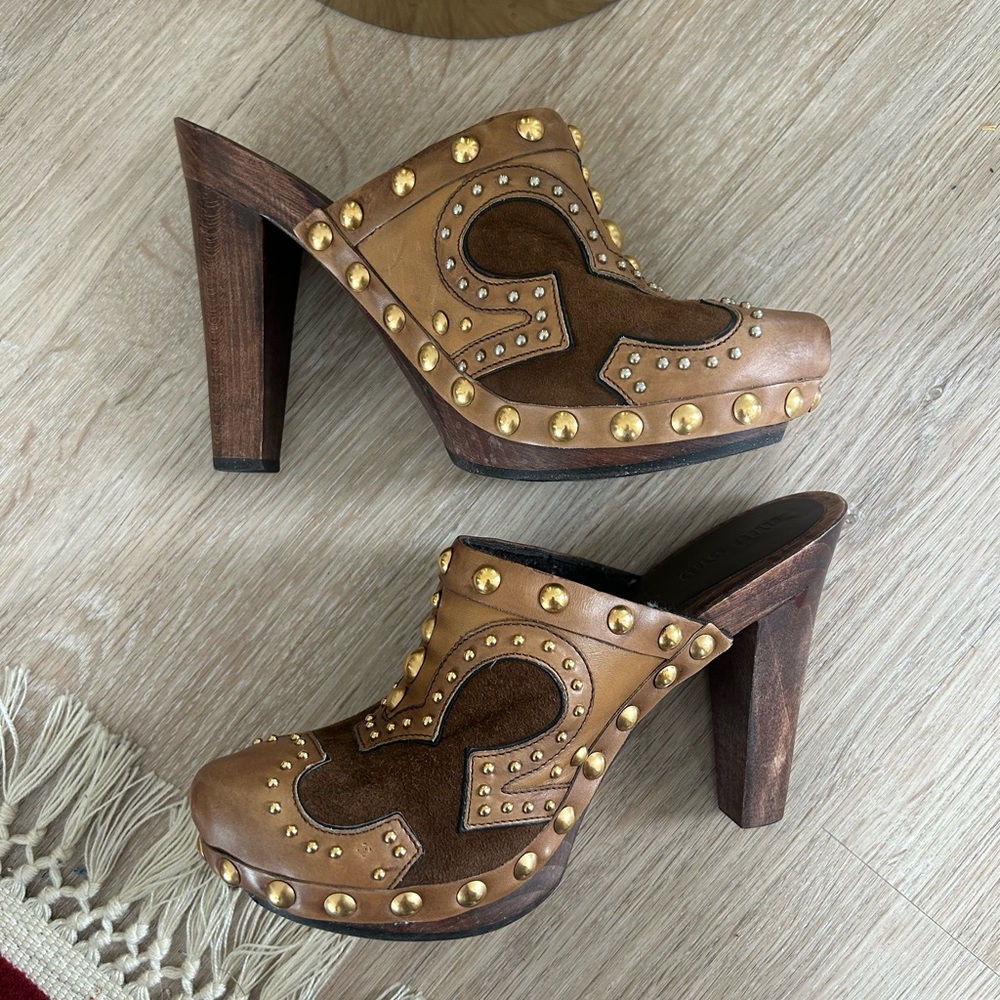 MIU MIU Size 37 1/2 or US 7 studded Brown leather clogs - Picture 3 of 10